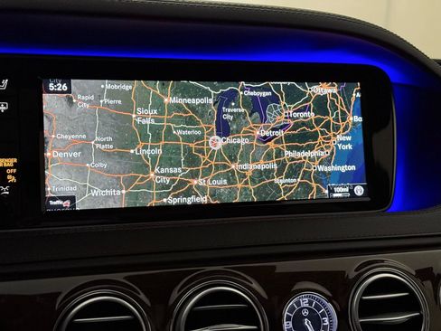Used 2017 Mercedes-Benz S 550 4MATIC Sedan image 32