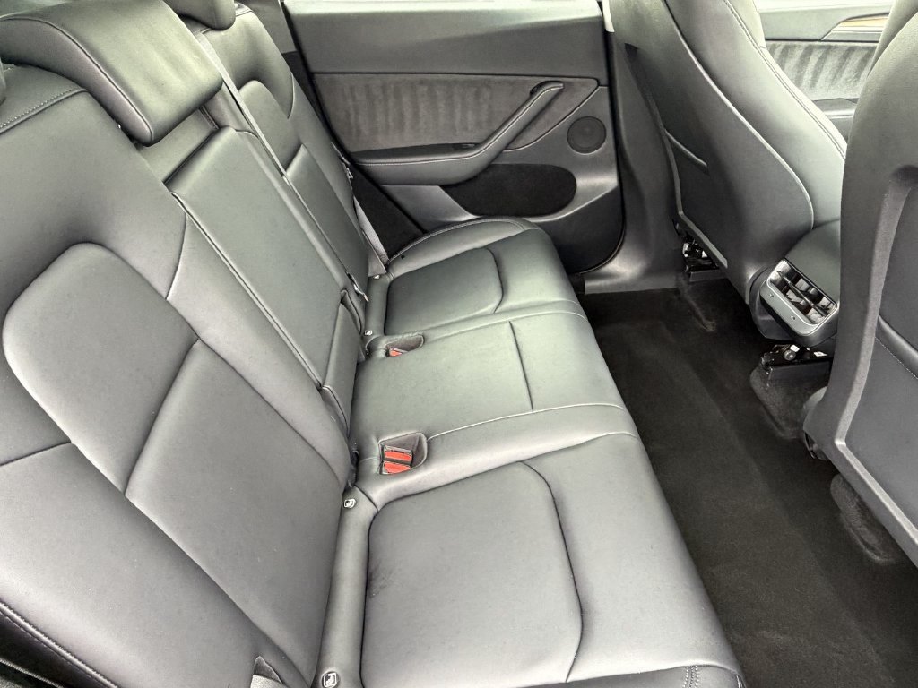 Used 2024 Tesla Model Y 2WD image 11