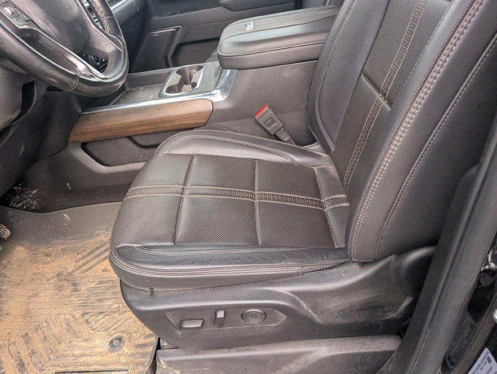 Used 2025 Chevrolet Silverado 3500 High Country w/ High Country Premium Package AWD/4WD image 20