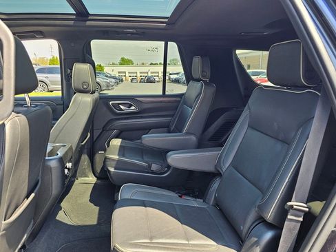 Used 2023 GMC Yukon SLT w/ SLT Premium Package AWD/4WD image 12