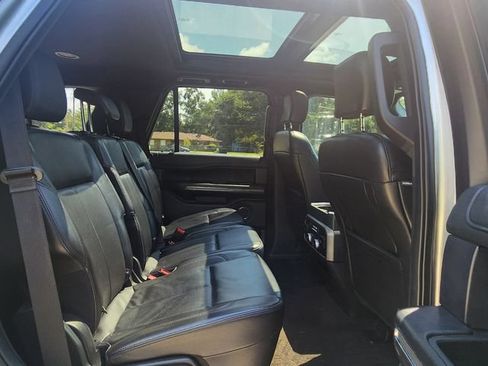 Used 2020 Ford Expedition XLT w/ Equipment Group 202A AWD/4WD image 24