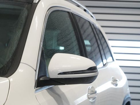 New 2026 Mercedes-Benz GLB 250 4MATIC image 9