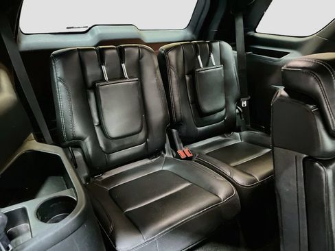 Used 2018 Ford Explorer Limited AWD/4WD image 28