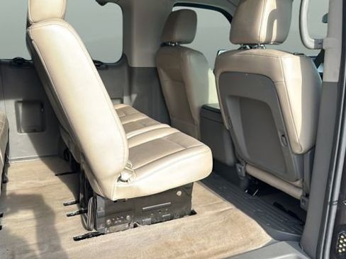 Used 2015 Nissan NV 3500 SL image 16