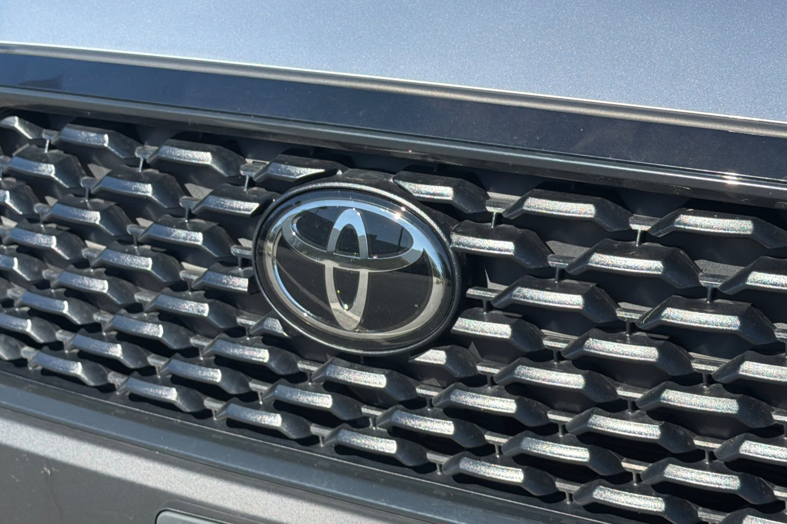 Used 2025 Toyota Corolla Cross L FWD image 38