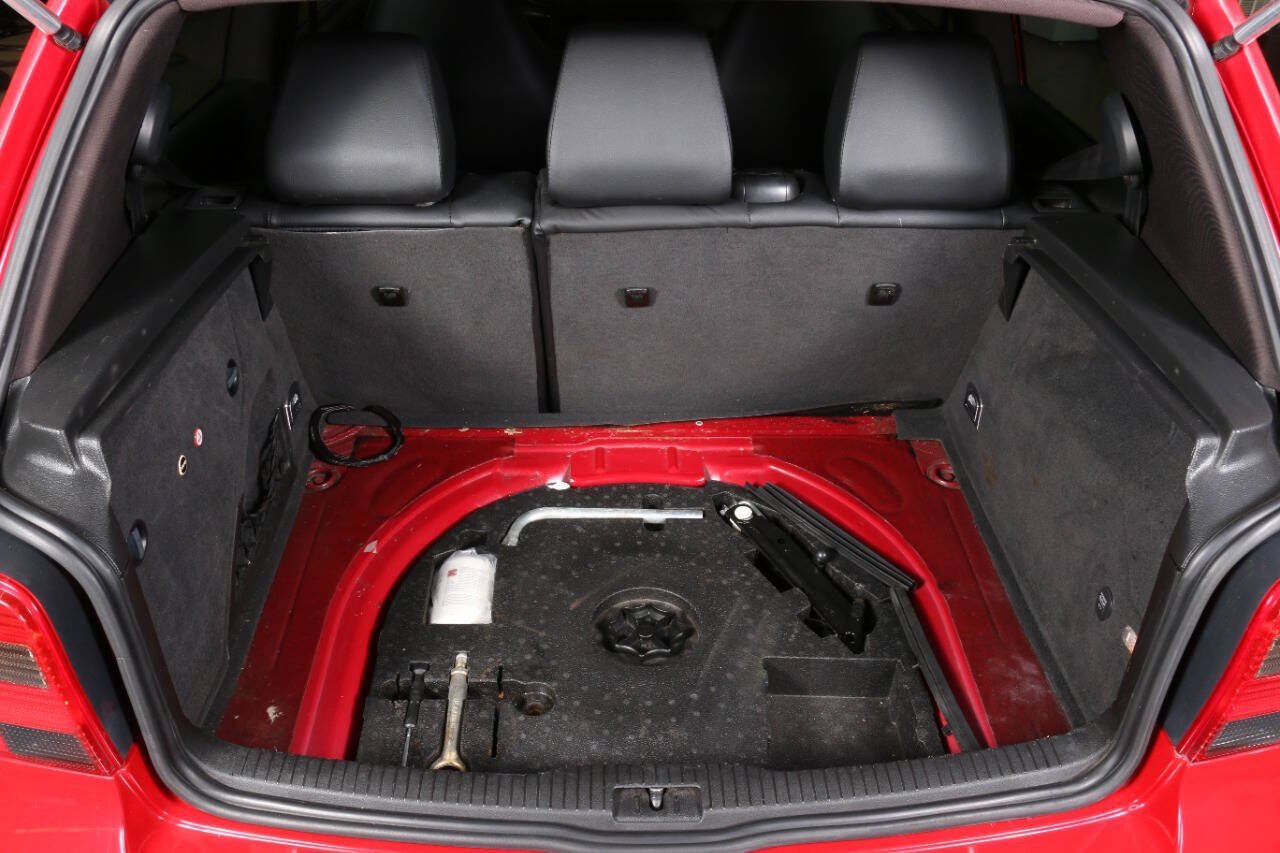 Used 2004 Volkswagen R32 AWD/4WD image 19