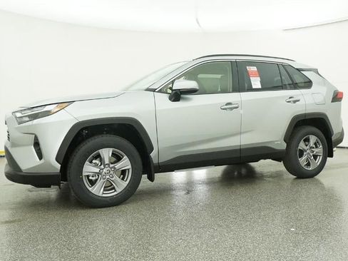New 2025 Toyota RAV4 XLE image 40