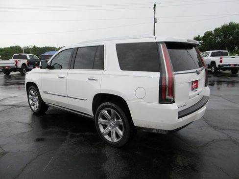 Used 2019 Cadillac Escalade Premium Luxury AWD/4WD image 9