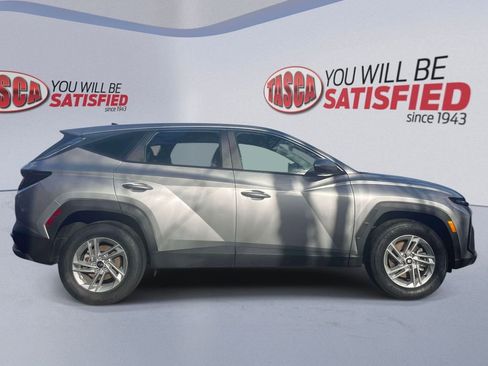 Certified 2025 Hyundai Tucson SE AWD/4WD image 4