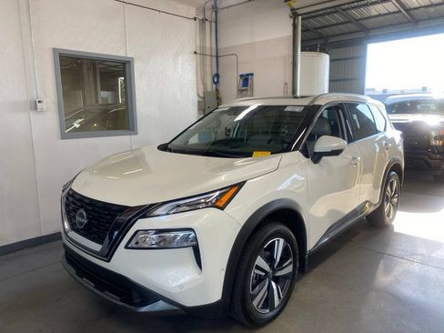 Used 2023 Nissan Rogue SL w/ SL Premium Package AWD/4WD image 2