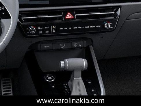 New 2025 Kia Niro EX Touring image 23