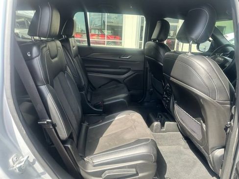 Used 2023 Jeep Grand Cherokee L Laredo AWD/4WD image 12