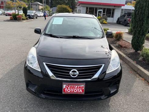 Used 2014 Nissan Versa SV FWD image 5