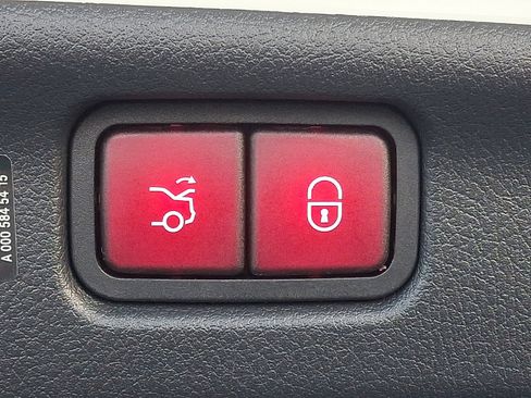 New 2024 Mercedes-Benz C 300 4MATIC Sedan image 29