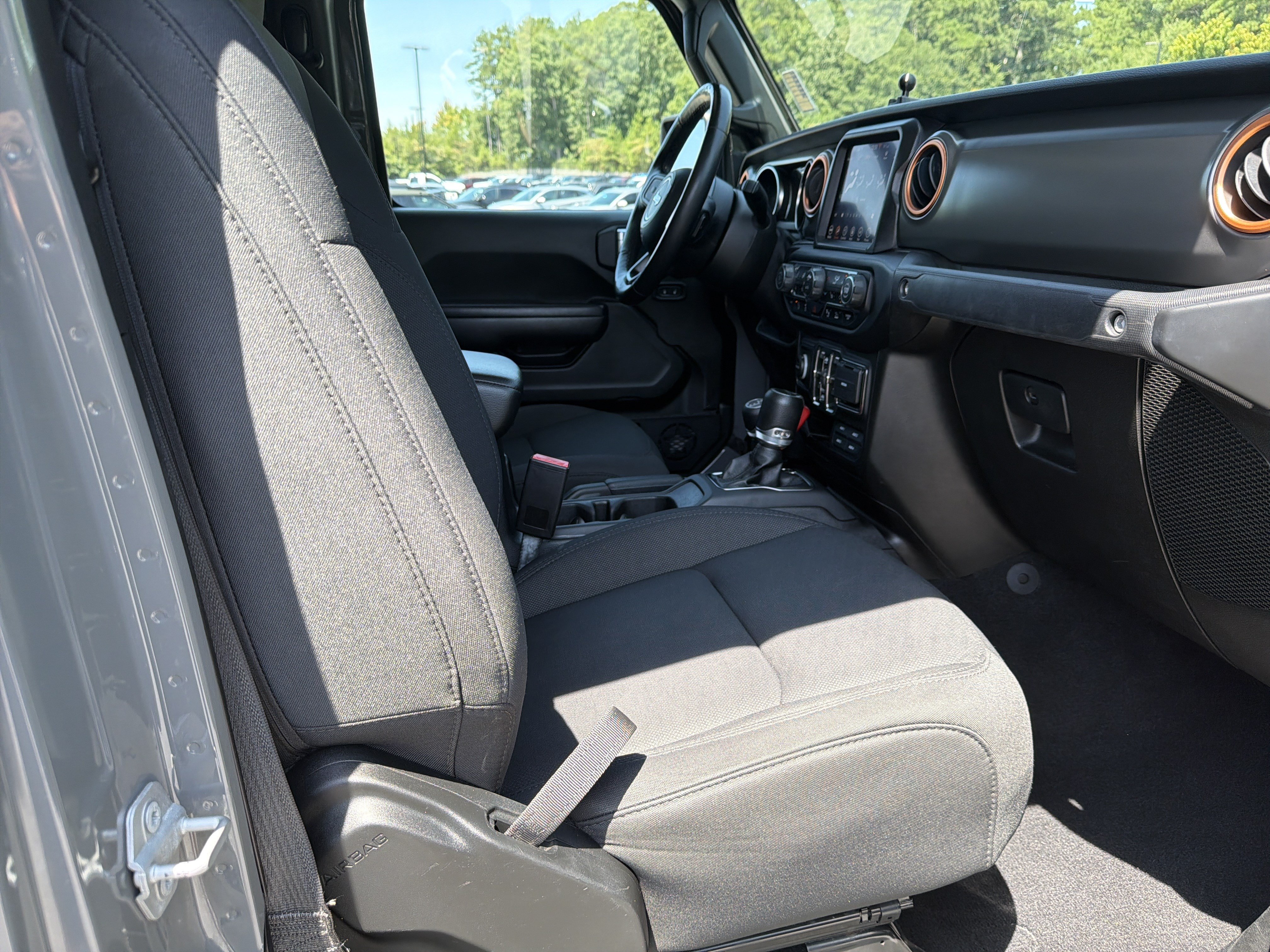 Used 2021 Jeep Gladiator Sport AWD/4WD image 16