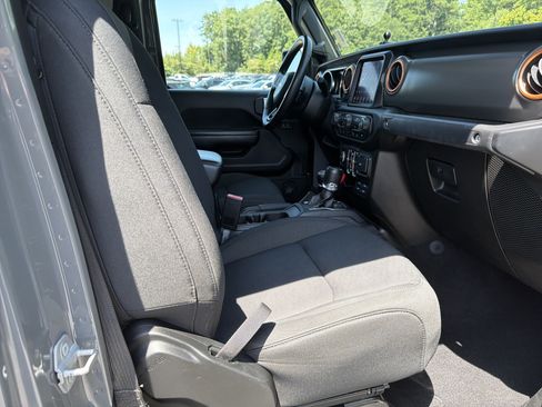 Used 2021 Jeep Gladiator Sport AWD/4WD image 16