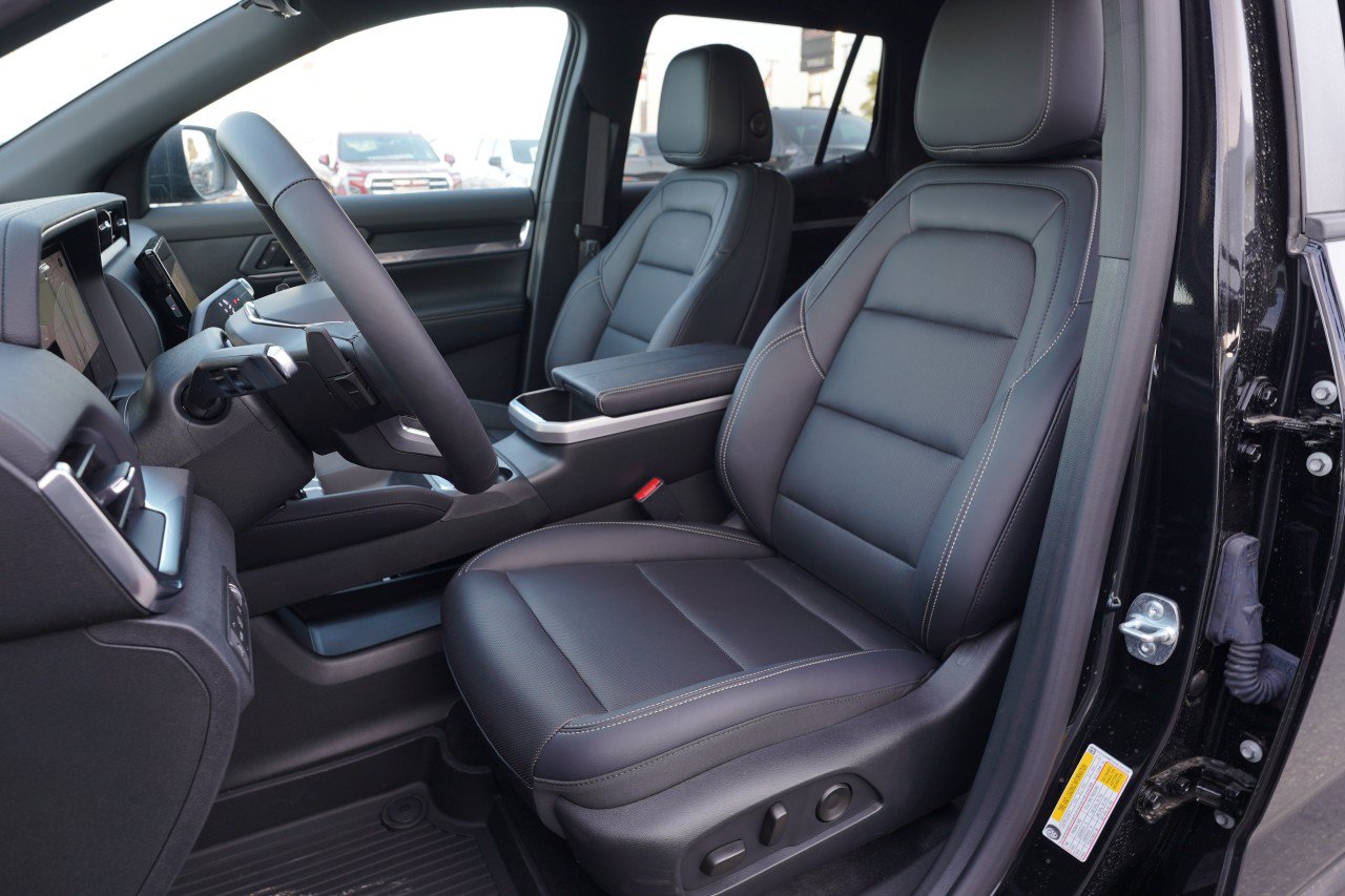 New 2027 GMC Terrain Elevation w/ Elevation Premium Package FWD image 17
