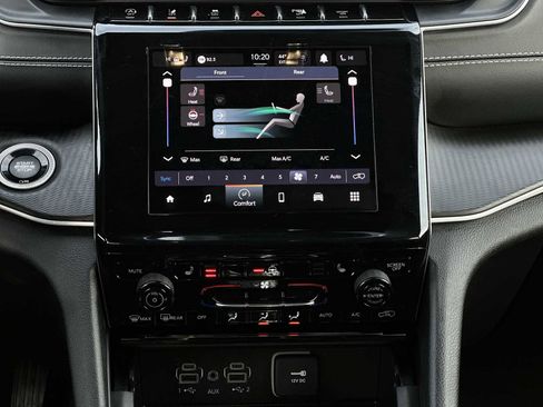 Certified 2023 Jeep Grand Cherokee L Laredo image 16