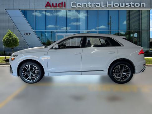 Certified 2023 Audi Q8 Prestige image 2