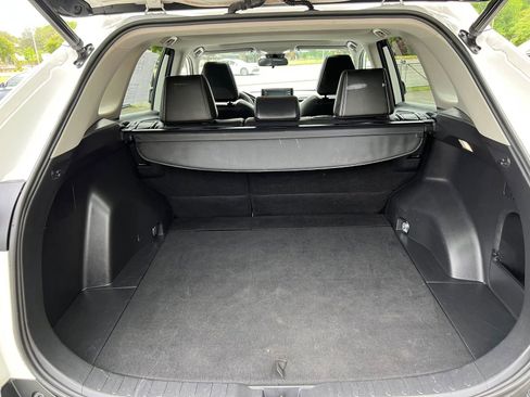 Used 2022 Toyota RAV4 XLE Premium FWD image 10