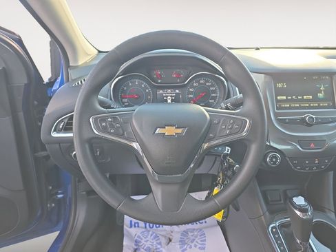 Used 2018 Chevrolet Cruze LT image 12