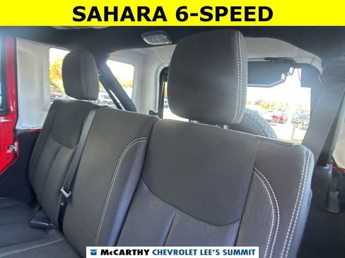 Used 2018 Jeep Wrangler Unlimited Sahara w/ Dual Top Group image 30