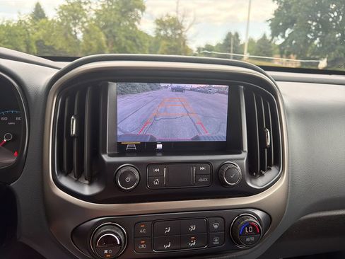 Used 2022 Chevrolet Colorado Z71 AWD/4WD image 18