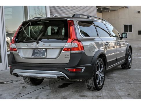 Used 2015 Volvo XC70 T6 Premier Plus image 8