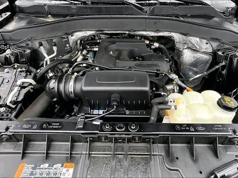 Used 2020 Ford Explorer XLT w/ Equipment Group 202A image 29