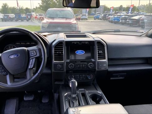 Used 2017 Ford F150 XLT w/ Equipment Group 302A Luxury AWD/4WD image 9