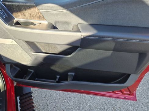 Used 2023 Ford F250 Lariat w/ Sport Appearance Package image 4