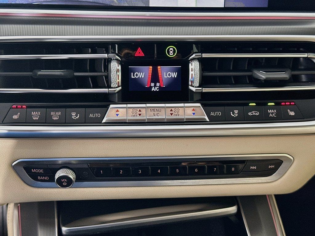 Used 2019 BMW X5 xDrive40i w/ Convenience Package AWD/4WD image 16