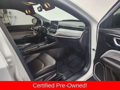 Used 2024 Jeep Compass Latitude image 31