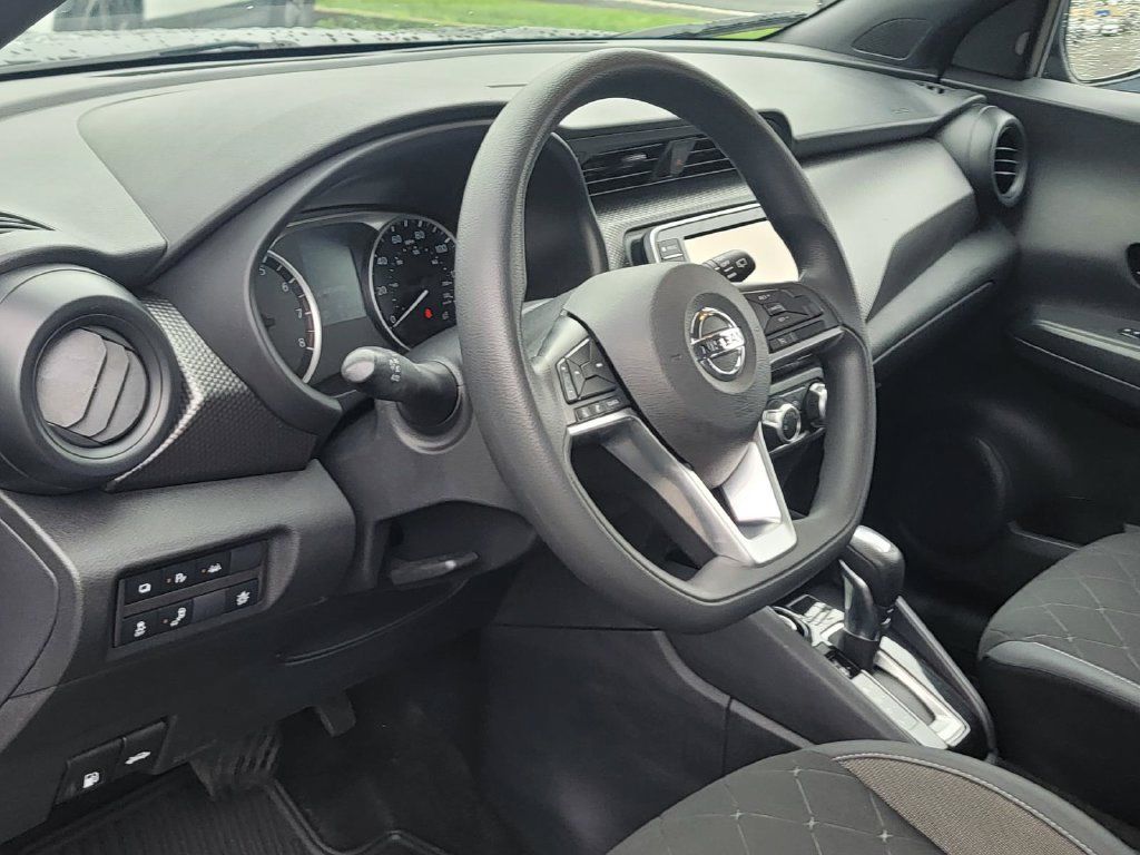 Used 2020 Nissan Kicks S FWD image 13