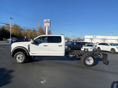 Used 2023 Ford F450 XLT w/ XLT Value Package AWD/4WD image 3