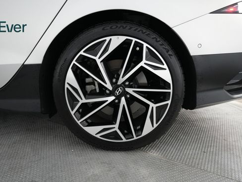 Used 2023 Hyundai Ioniq 6 Limited RWD image 9