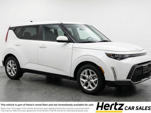 Used 2025 Kia Soul LX w/ LX Technology Package FWD image 1