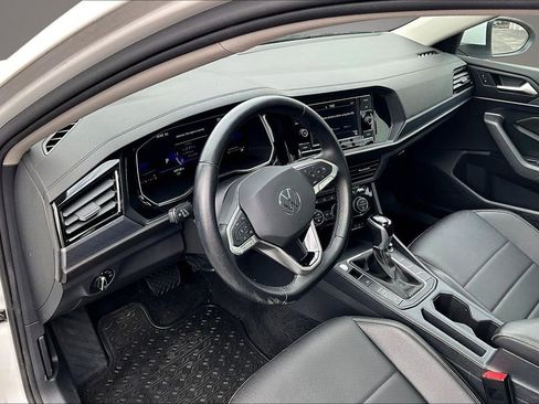Used 2023 Volkswagen Jetta SE w/ Panoramic Sunroof Package FWD image 17