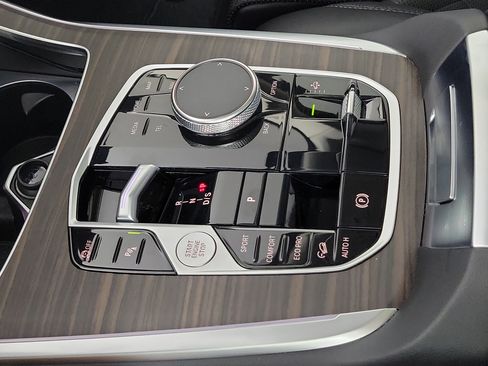 Certified 2025 BMW X7 xDrive40i AWD/4WD image 22