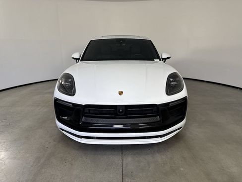 Certified 2024 Porsche Macan w/ Premium Plus Package AWD/4WD image 10