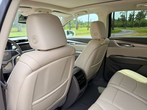Used 2020 Cadillac XT5 Premium Luxury FWD image 23