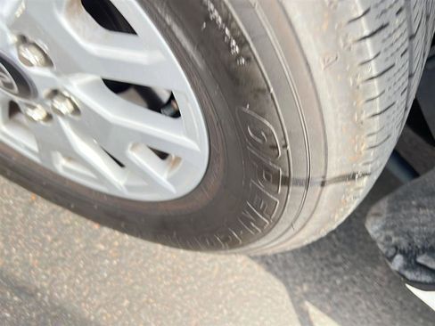 Used 2025 Toyota Tacoma SR5 image 9