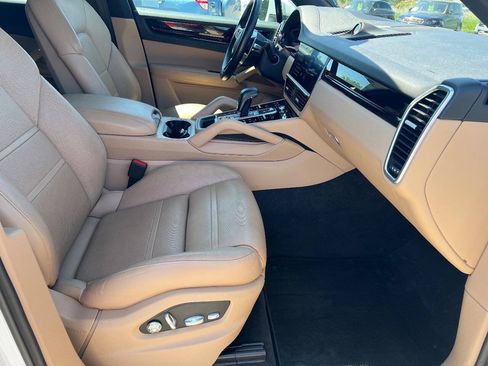 Used 2019 Porsche Cayenne AWD/4WD image 22