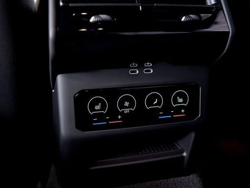 Used 2025 BMW M5 w/ Carbon Package image 29