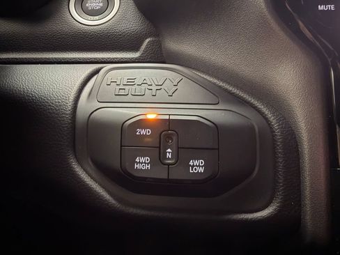Used 2025 RAM 3500 Laramie AWD/4WD image 34