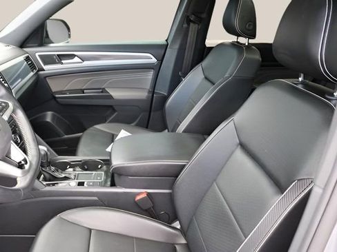 Used 2021 Volkswagen Atlas Cross Sport SEL image 13