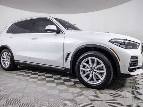 Used 2023 BMW X5 xDrive40i w/ Premium Package image 3