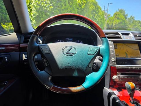 Used 2010 Lexus LS 460 w/ Luxury Value Edition RWD image 21
