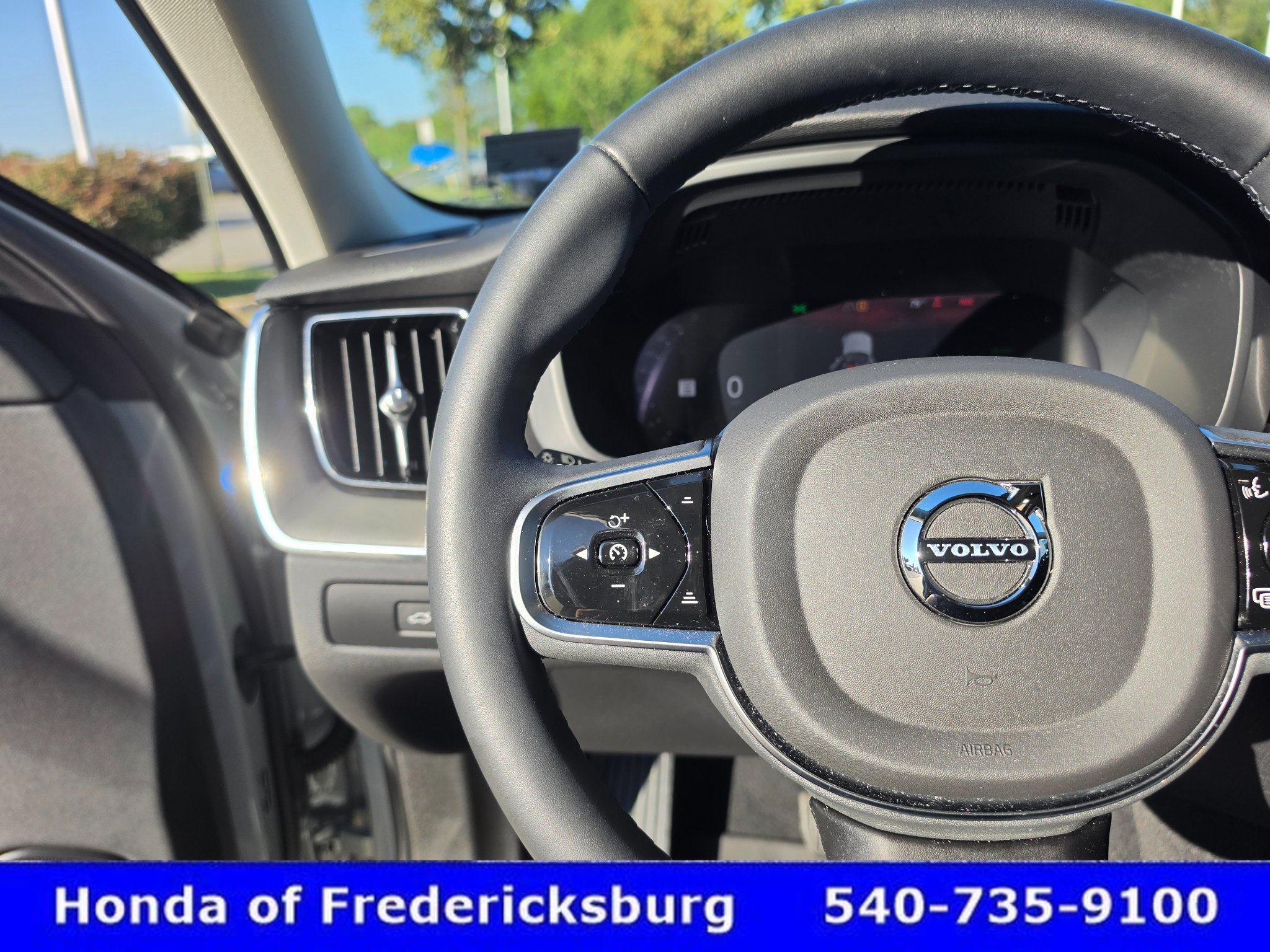 Used 2025 Volvo XC60 T8 Plus w/ Protection Package Premier AWD/4WD image 42