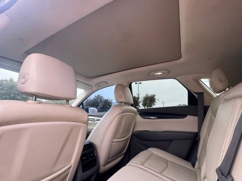 Used 2018 Cadillac XT5 Luxury w/ Driver Awareness Package image 14